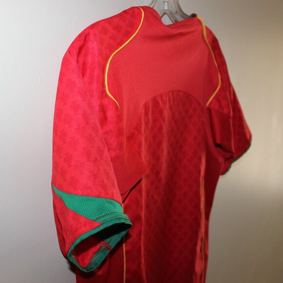 3/$118❤️mint Nike PORTUGAL 2004-05 home shirt soccer jersey Kids XL 164-176cm - Picture 8 of 9